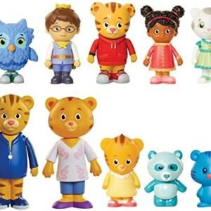 Daniel Tiger's Neighborhood Friends & Family Figure Set (10 Pack) Includes: Daniel, Friends, Dad & Mom Tiger, Tigey & Exclusive Figure Pandy [Amazon Exclusive]